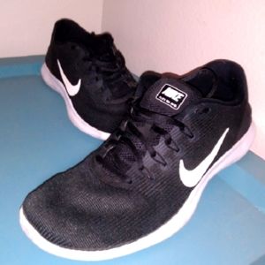 Nike Revolution Running Skies